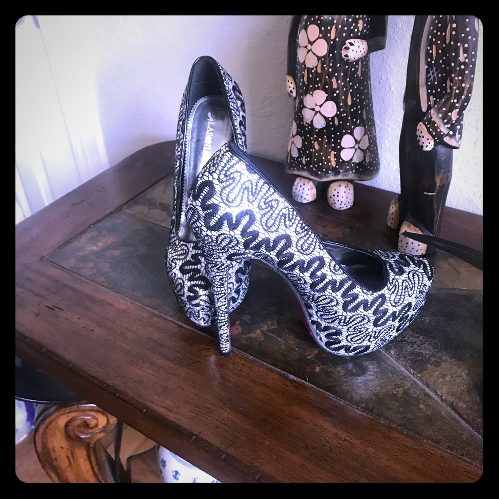 High heels   Platform 2” heel 5.5”